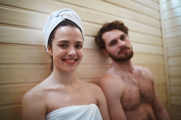 unwind-infrared-sauna-couple